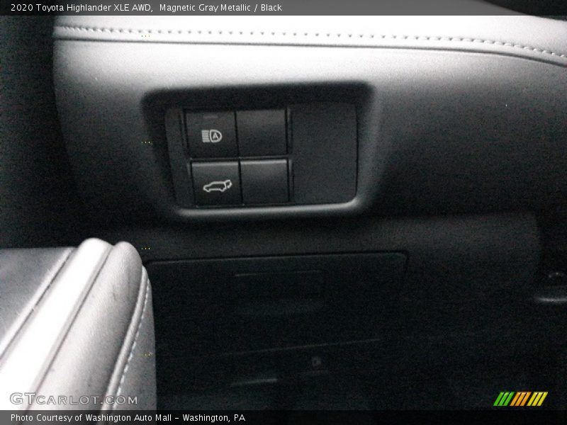 Magnetic Gray Metallic / Black 2020 Toyota Highlander XLE AWD