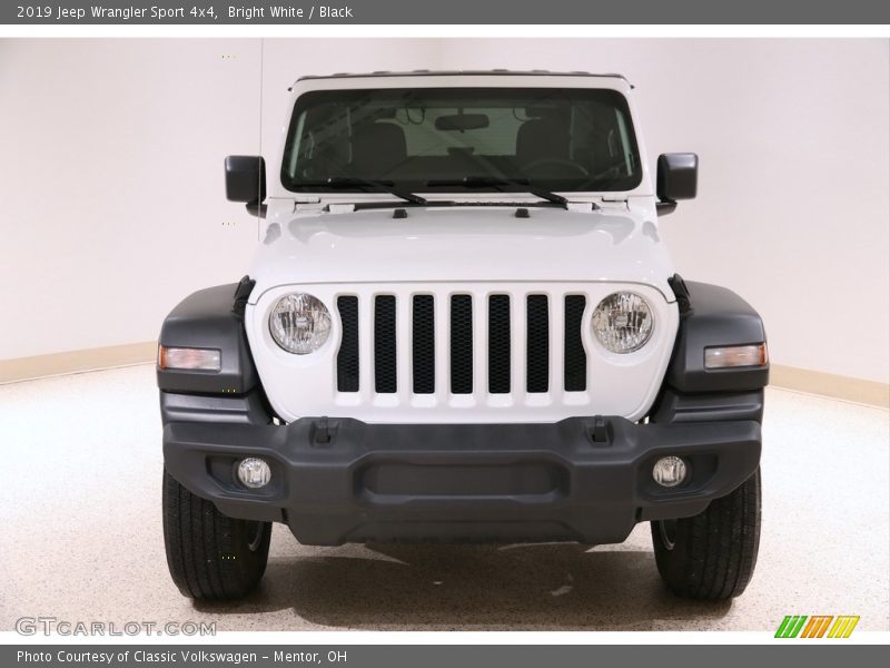 Bright White / Black 2019 Jeep Wrangler Sport 4x4