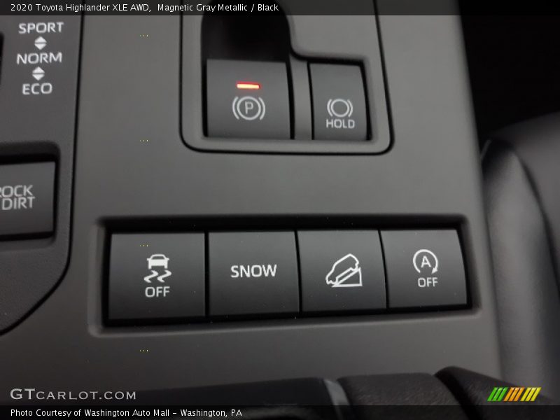 Magnetic Gray Metallic / Black 2020 Toyota Highlander XLE AWD