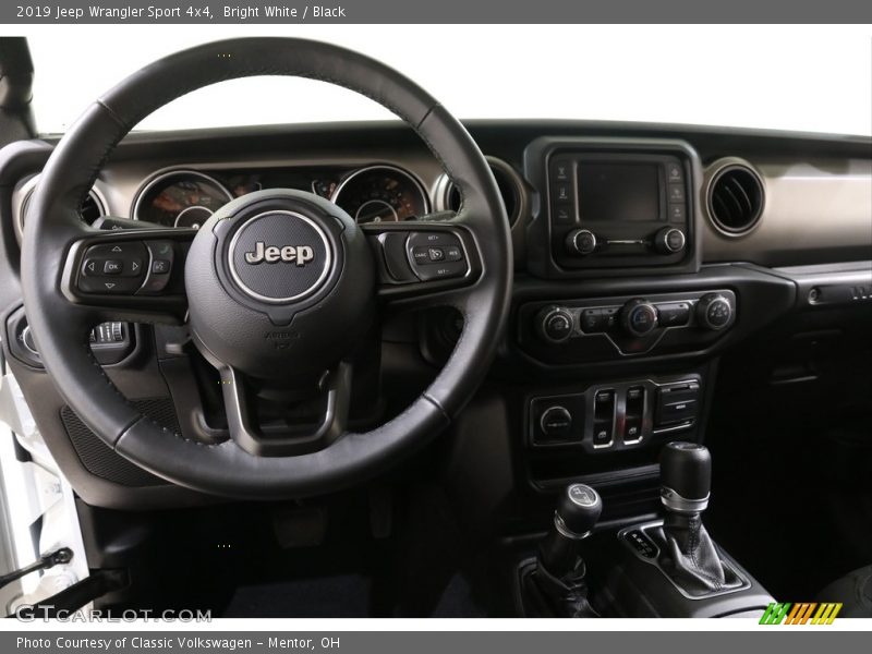 Bright White / Black 2019 Jeep Wrangler Sport 4x4