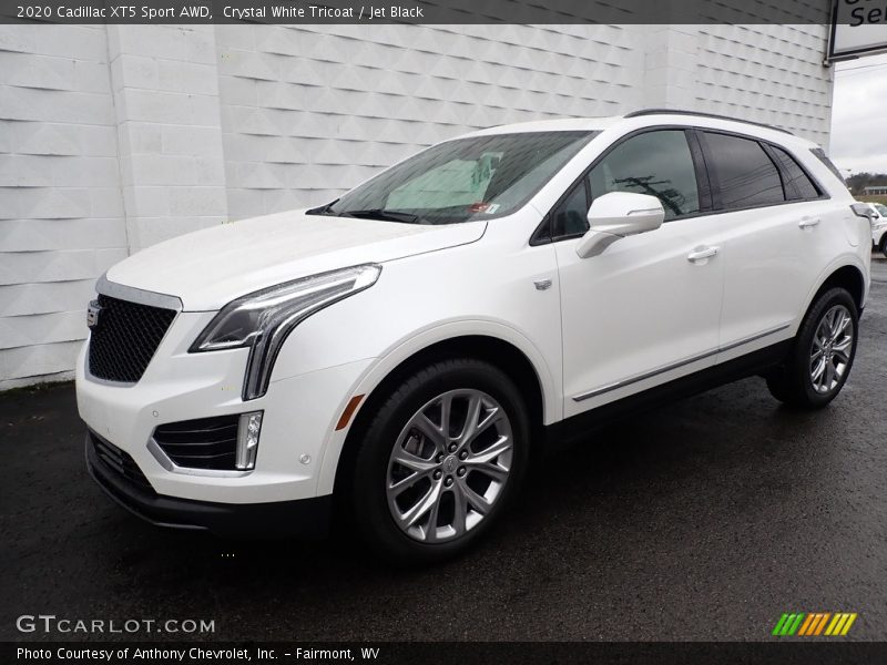 Front 3/4 View of 2020 XT5 Sport AWD