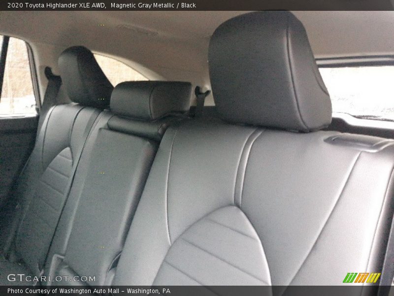 Magnetic Gray Metallic / Black 2020 Toyota Highlander XLE AWD