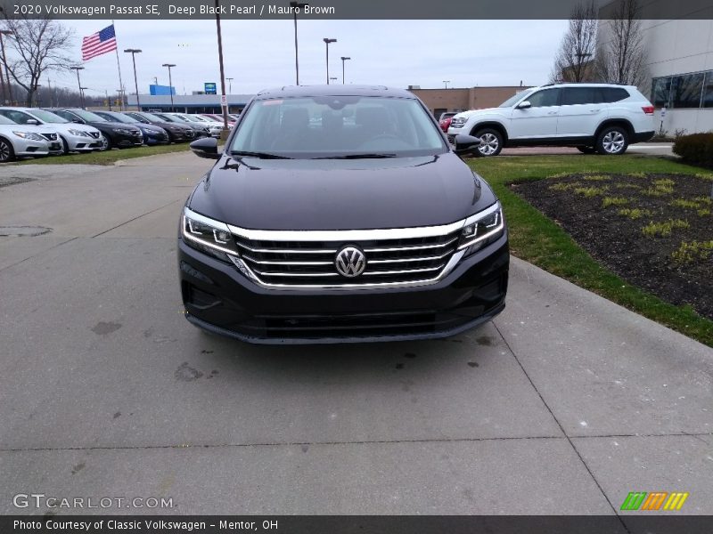 Deep Black Pearl / Mauro Brown 2020 Volkswagen Passat SE