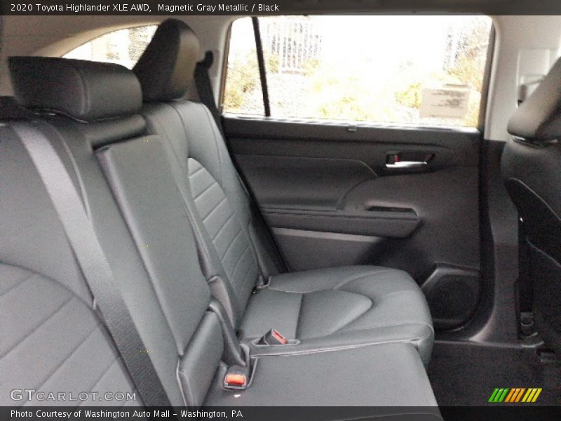 Magnetic Gray Metallic / Black 2020 Toyota Highlander XLE AWD