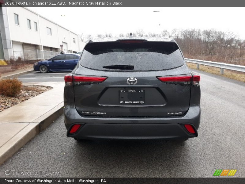 Magnetic Gray Metallic / Black 2020 Toyota Highlander XLE AWD