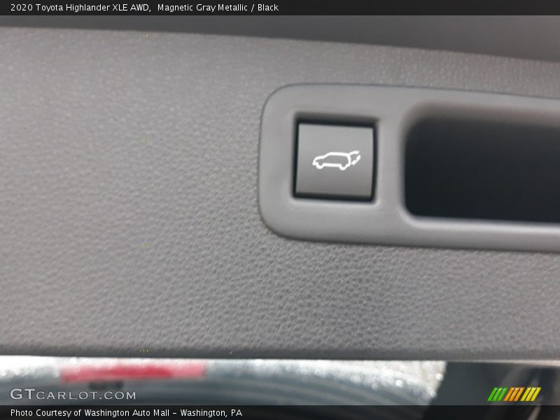 Magnetic Gray Metallic / Black 2020 Toyota Highlander XLE AWD