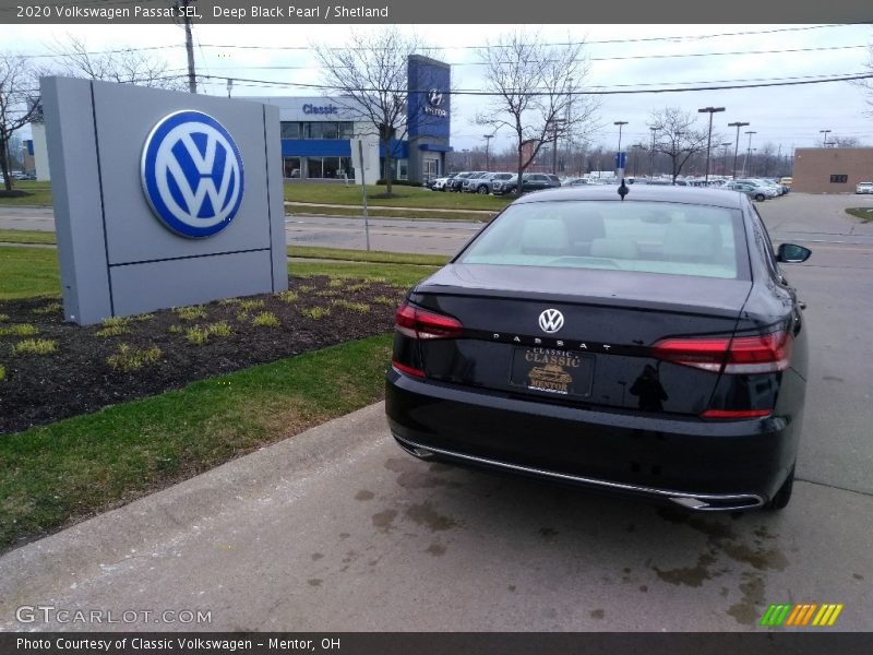 Deep Black Pearl / Shetland 2020 Volkswagen Passat SEL