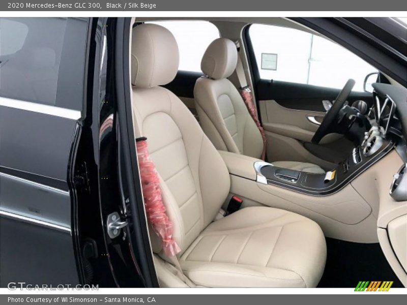 Black / Silk Beige 2020 Mercedes-Benz GLC 300