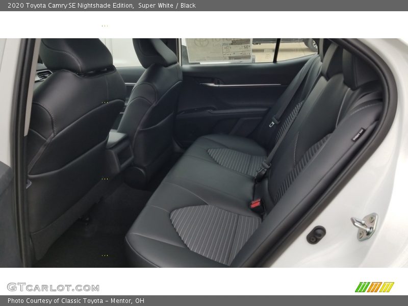 Super White / Black 2020 Toyota Camry SE Nightshade Edition