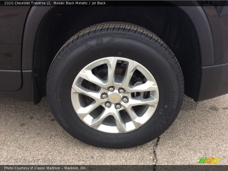 Mosaic Black Metallic / Jet Black 2020 Chevrolet Traverse LS