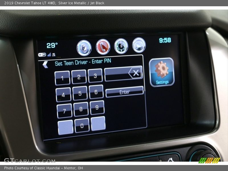 Silver Ice Metallic / Jet Black 2019 Chevrolet Tahoe LT 4WD