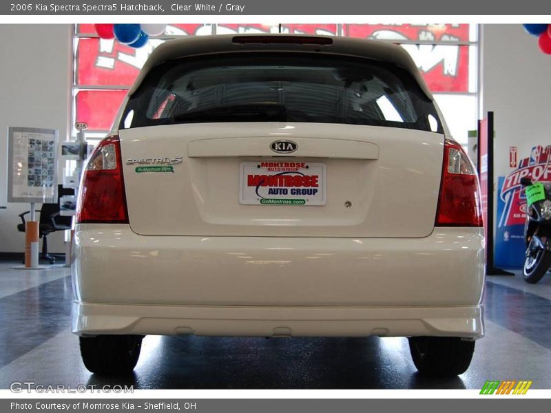 Clear White / Gray 2006 Kia Spectra Spectra5 Hatchback