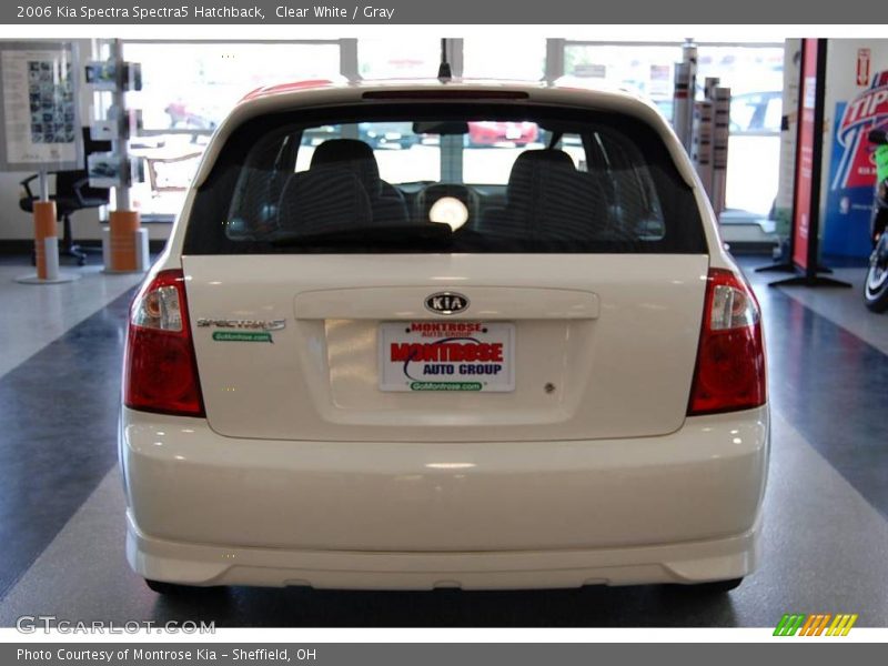 Clear White / Gray 2006 Kia Spectra Spectra5 Hatchback