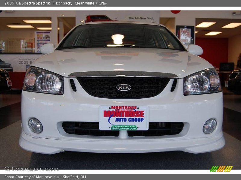 Clear White / Gray 2006 Kia Spectra Spectra5 Hatchback