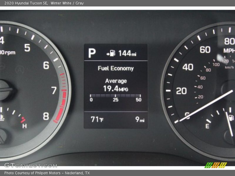 Winter White / Gray 2020 Hyundai Tucson SE