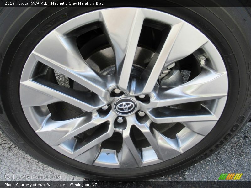 Magnetic Gray Metallic / Black 2019 Toyota RAV4 XLE