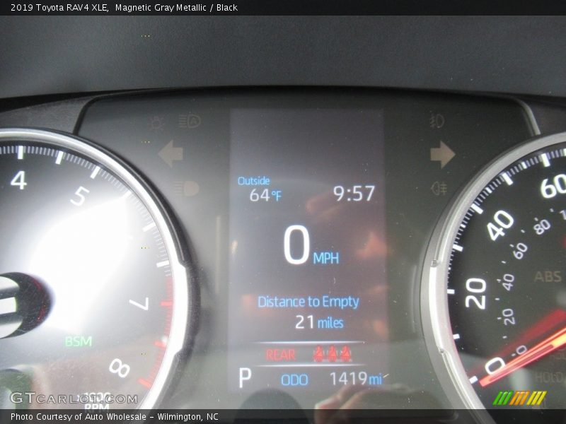 Magnetic Gray Metallic / Black 2019 Toyota RAV4 XLE