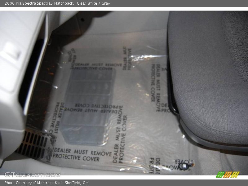 Clear White / Gray 2006 Kia Spectra Spectra5 Hatchback