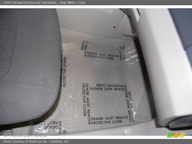 Clear White / Gray 2006 Kia Spectra Spectra5 Hatchback