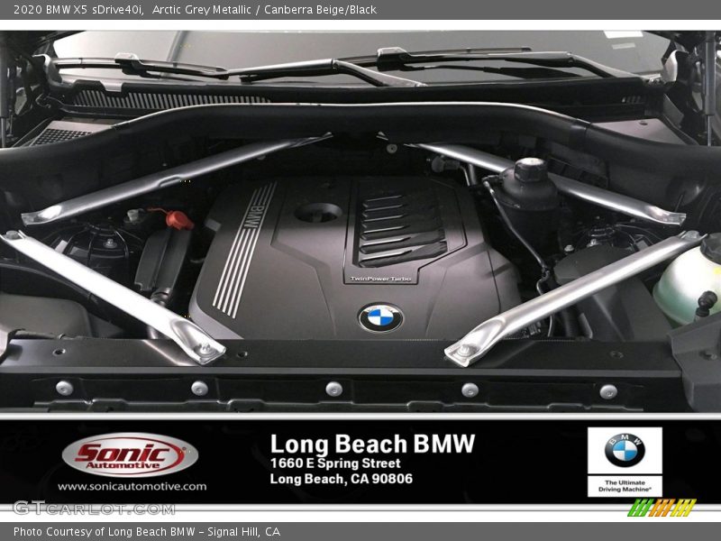 Arctic Grey Metallic / Canberra Beige/Black 2020 BMW X5 sDrive40i