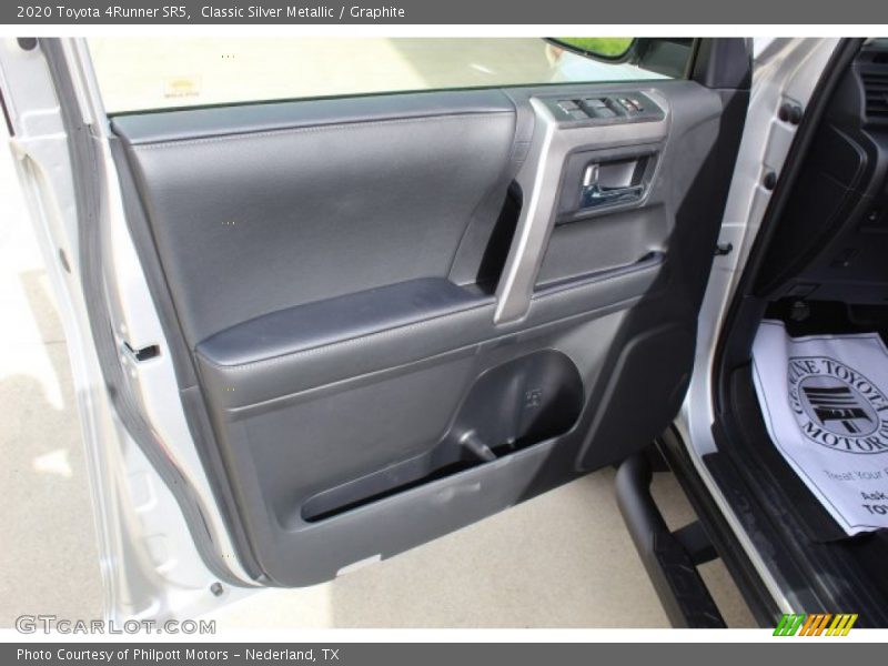Classic Silver Metallic / Graphite 2020 Toyota 4Runner SR5