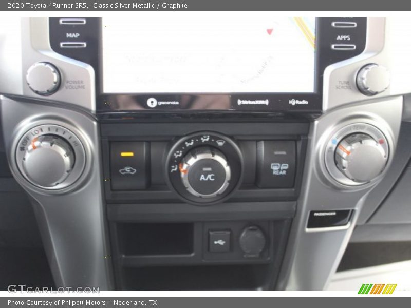 Classic Silver Metallic / Graphite 2020 Toyota 4Runner SR5