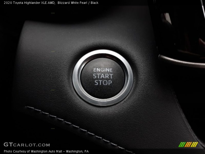 Blizzard White Pearl / Black 2020 Toyota Highlander XLE AWD