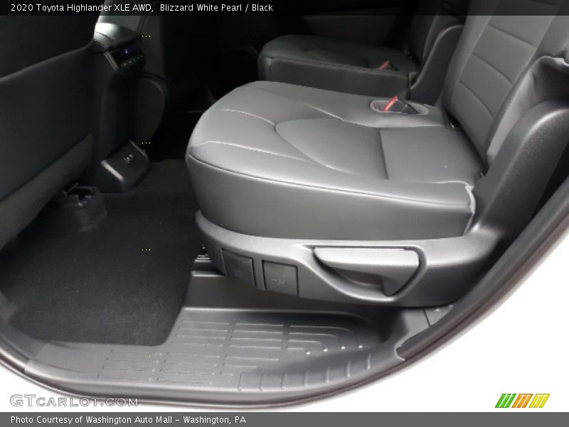 Blizzard White Pearl / Black 2020 Toyota Highlander XLE AWD