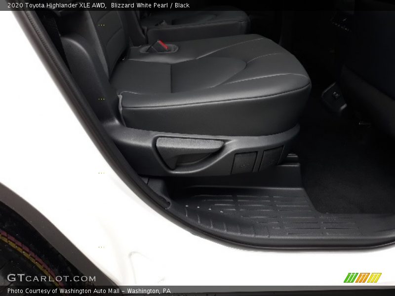 Blizzard White Pearl / Black 2020 Toyota Highlander XLE AWD