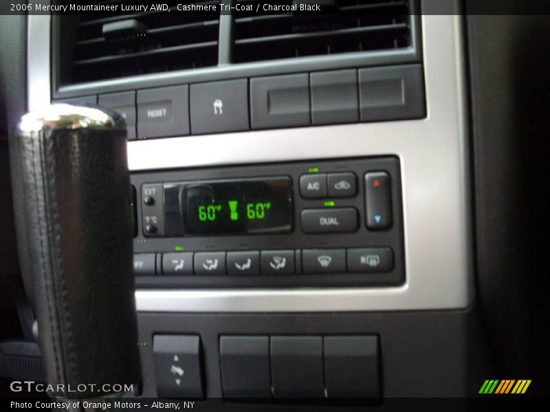 Cashmere Tri-Coat / Charcoal Black 2006 Mercury Mountaineer Luxury AWD