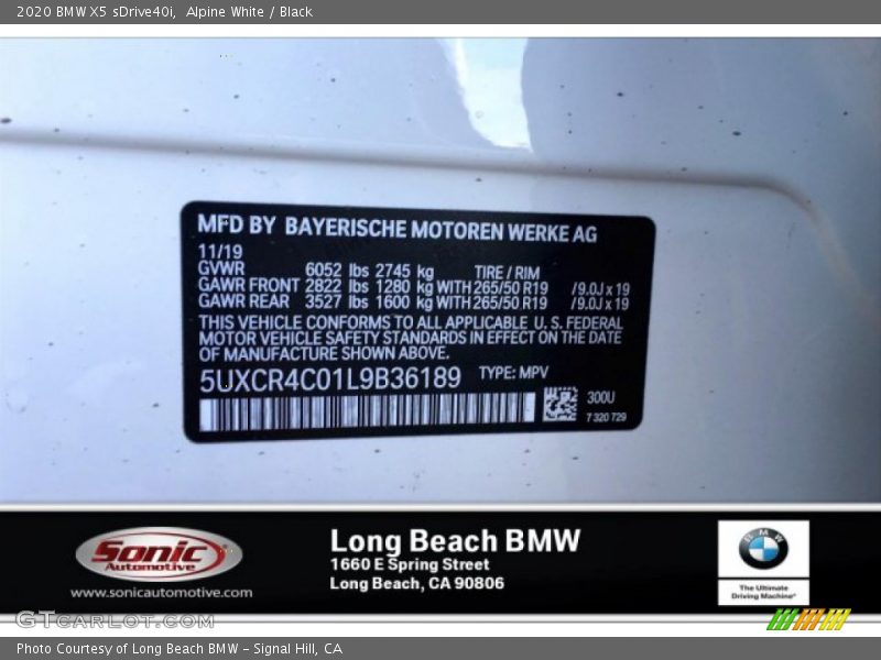 Alpine White / Black 2020 BMW X5 sDrive40i