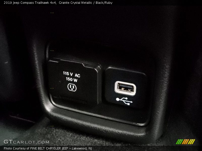 Granite Crystal Metallic / Black/Ruby 2019 Jeep Compass Trailhawk 4x4