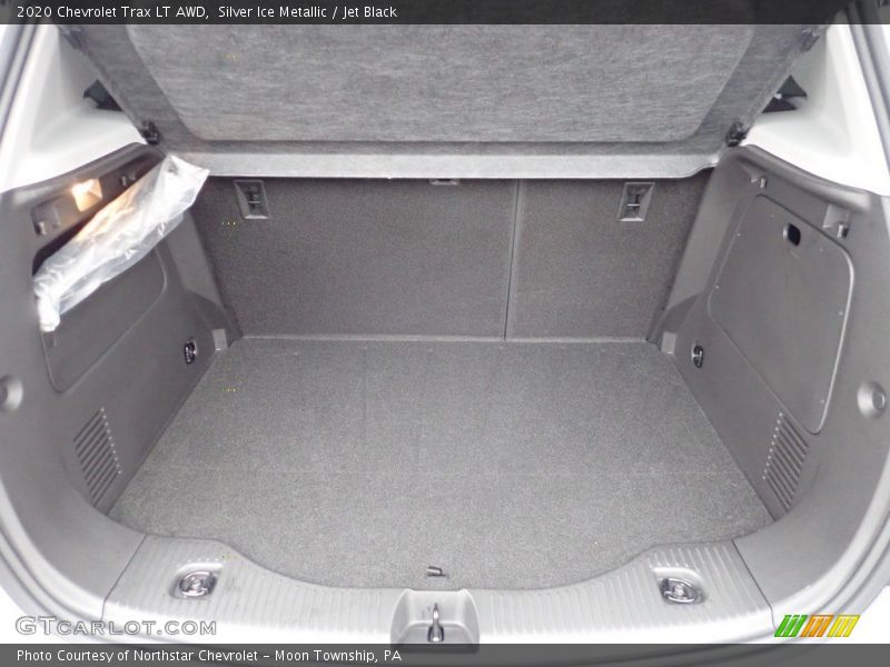 Silver Ice Metallic / Jet Black 2020 Chevrolet Trax LT AWD