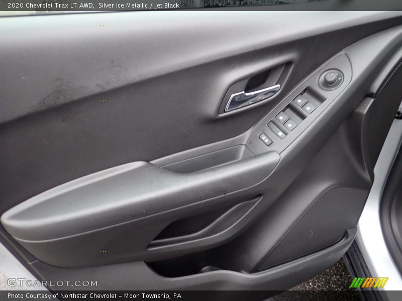 Silver Ice Metallic / Jet Black 2020 Chevrolet Trax LT AWD