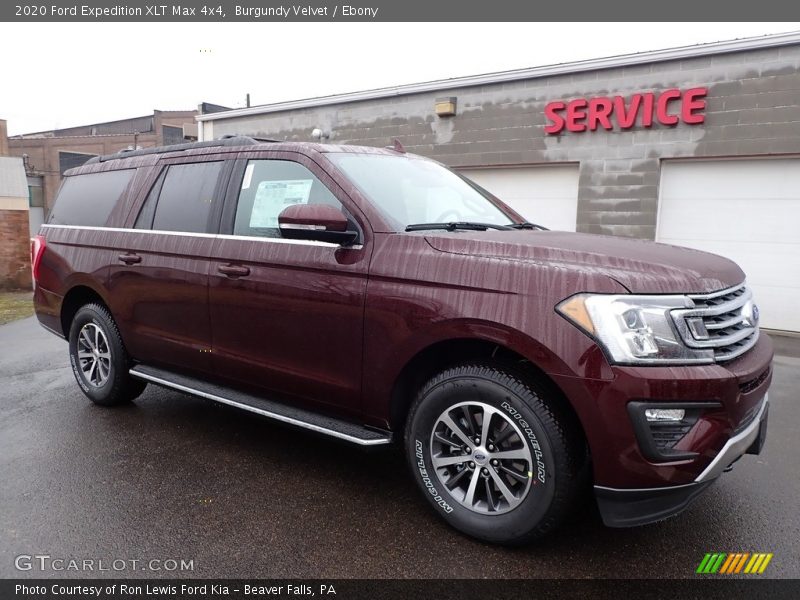 Front 3/4 View of 2020 Expedition XLT Max 4x4