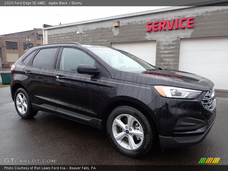 Front 3/4 View of 2020 Edge SE AWD