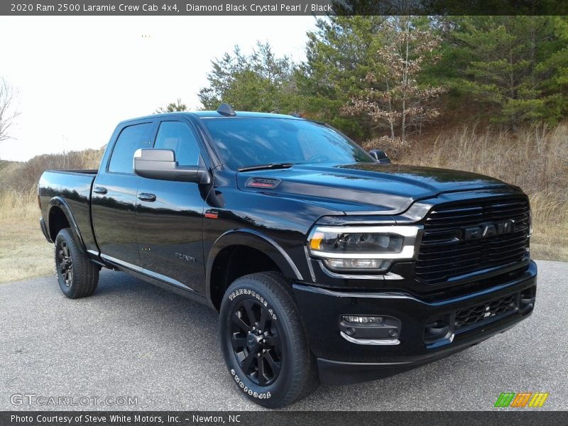 Front 3/4 View of 2020 2500 Laramie Crew Cab 4x4