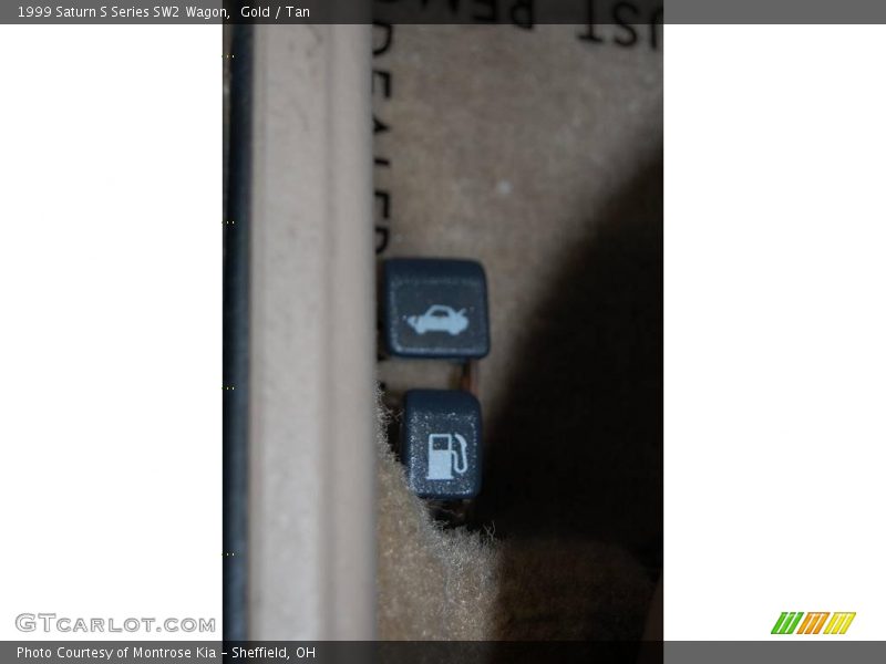 Gold / Tan 1999 Saturn S Series SW2 Wagon
