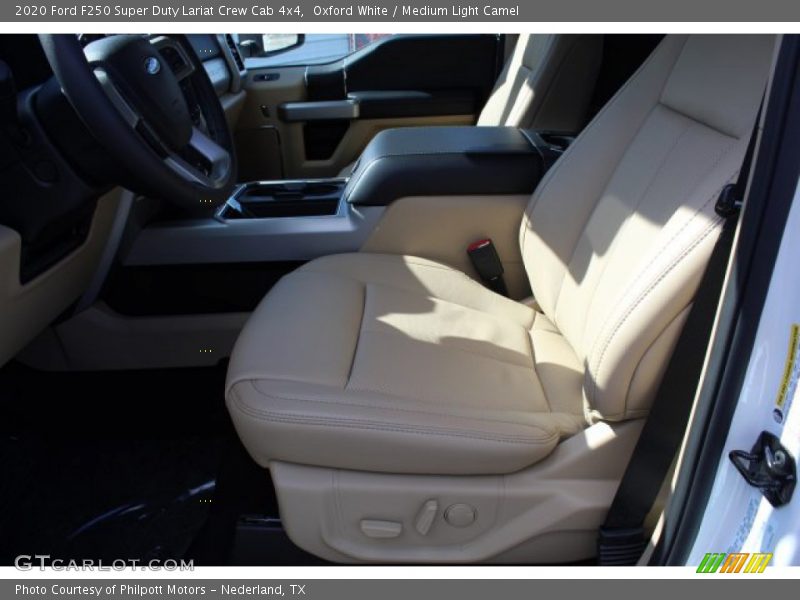 Oxford White / Medium Light Camel 2020 Ford F250 Super Duty Lariat Crew Cab 4x4