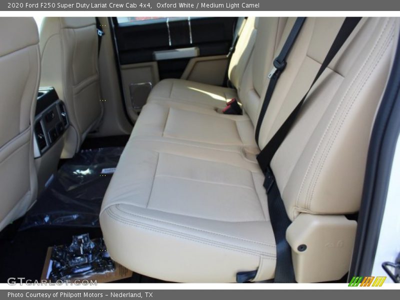 Oxford White / Medium Light Camel 2020 Ford F250 Super Duty Lariat Crew Cab 4x4