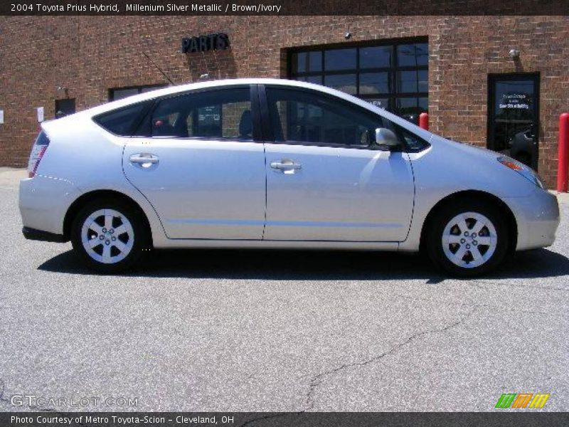 Millenium Silver Metallic / Brown/Ivory 2004 Toyota Prius Hybrid