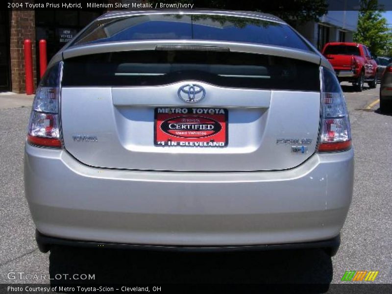 Millenium Silver Metallic / Brown/Ivory 2004 Toyota Prius Hybrid