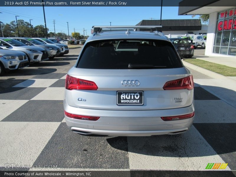 Florett Silver Metallic / Rock Gray 2019 Audi Q5 Premium Plus quattro