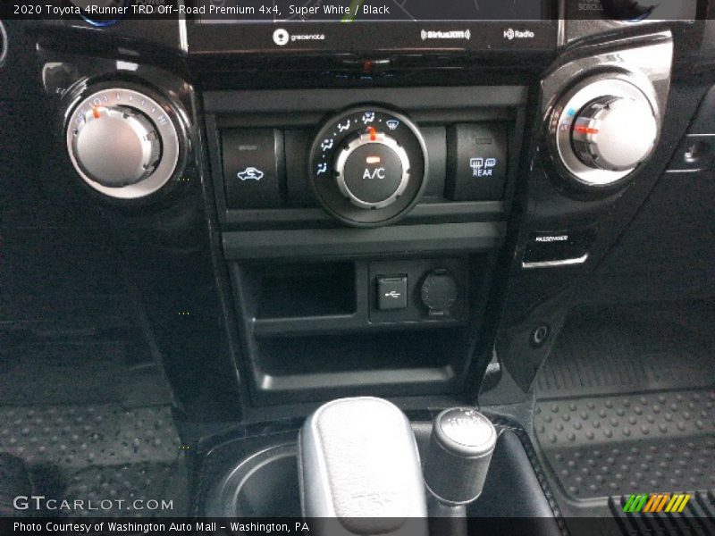Super White / Black 2020 Toyota 4Runner TRD Off-Road Premium 4x4