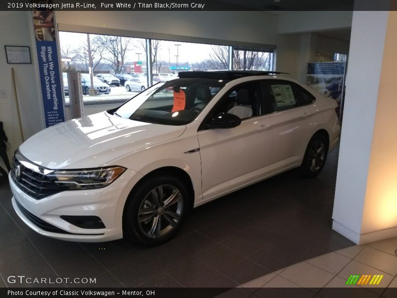 Pure White / Titan Black/Storm Gray 2019 Volkswagen Jetta R-Line