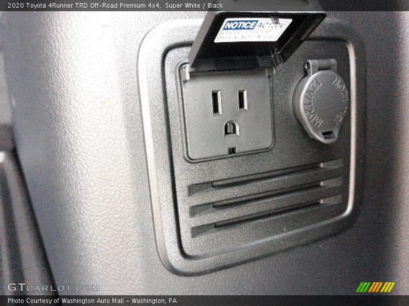 Super White / Black 2020 Toyota 4Runner TRD Off-Road Premium 4x4