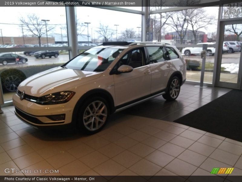 Pure White / Marrakesh Brown 2019 Volkswagen Golf Alltrack SE 4Motion