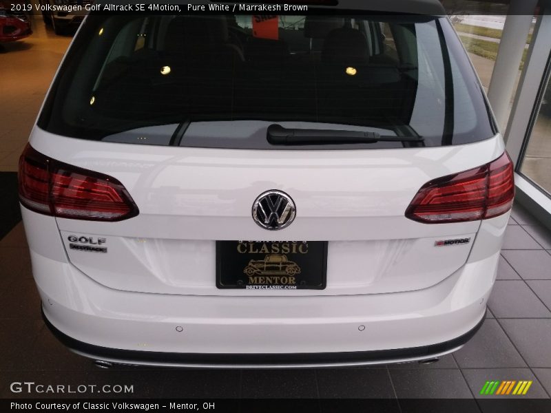 Pure White / Marrakesh Brown 2019 Volkswagen Golf Alltrack SE 4Motion