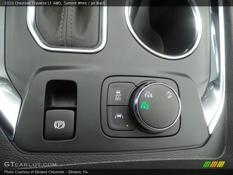 Summit White / Jet Black 2020 Chevrolet Traverse LT AWD