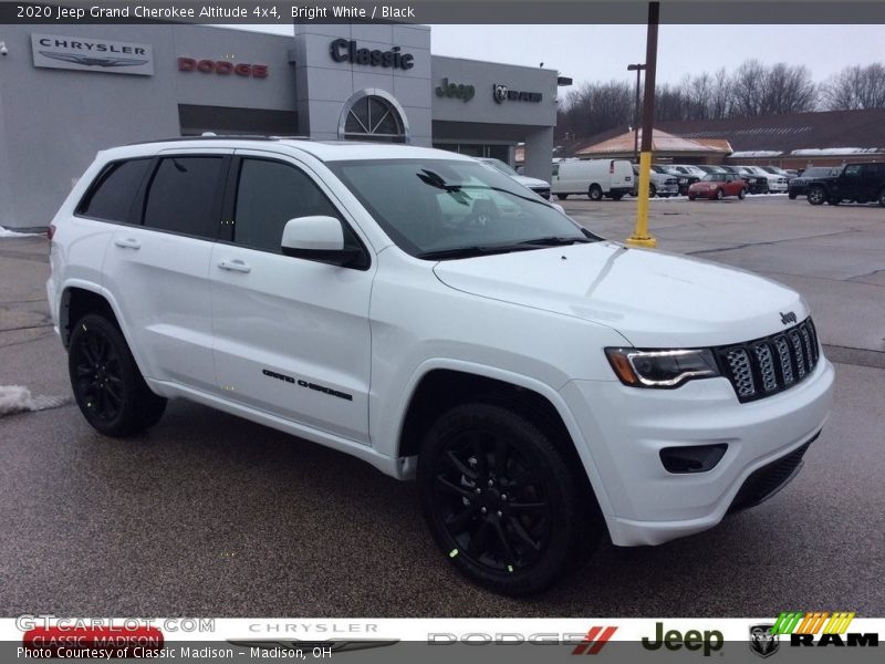Bright White / Black 2020 Jeep Grand Cherokee Altitude 4x4